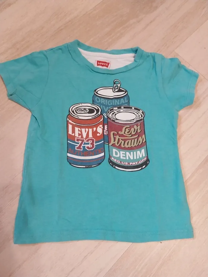 T-shirt levis