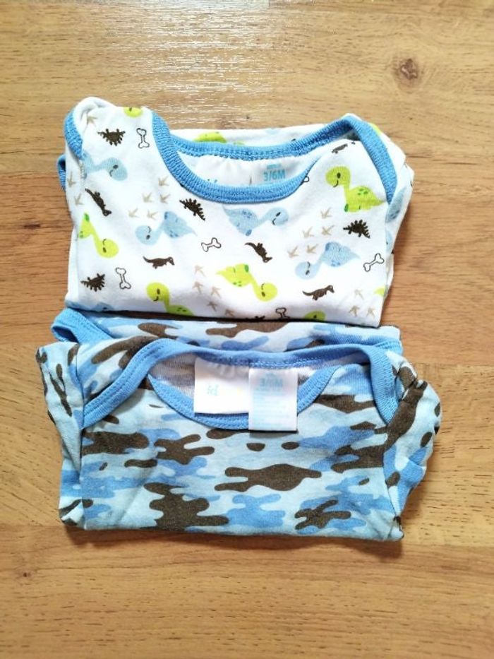 Lot de 2 bodies MC 3-6 mois