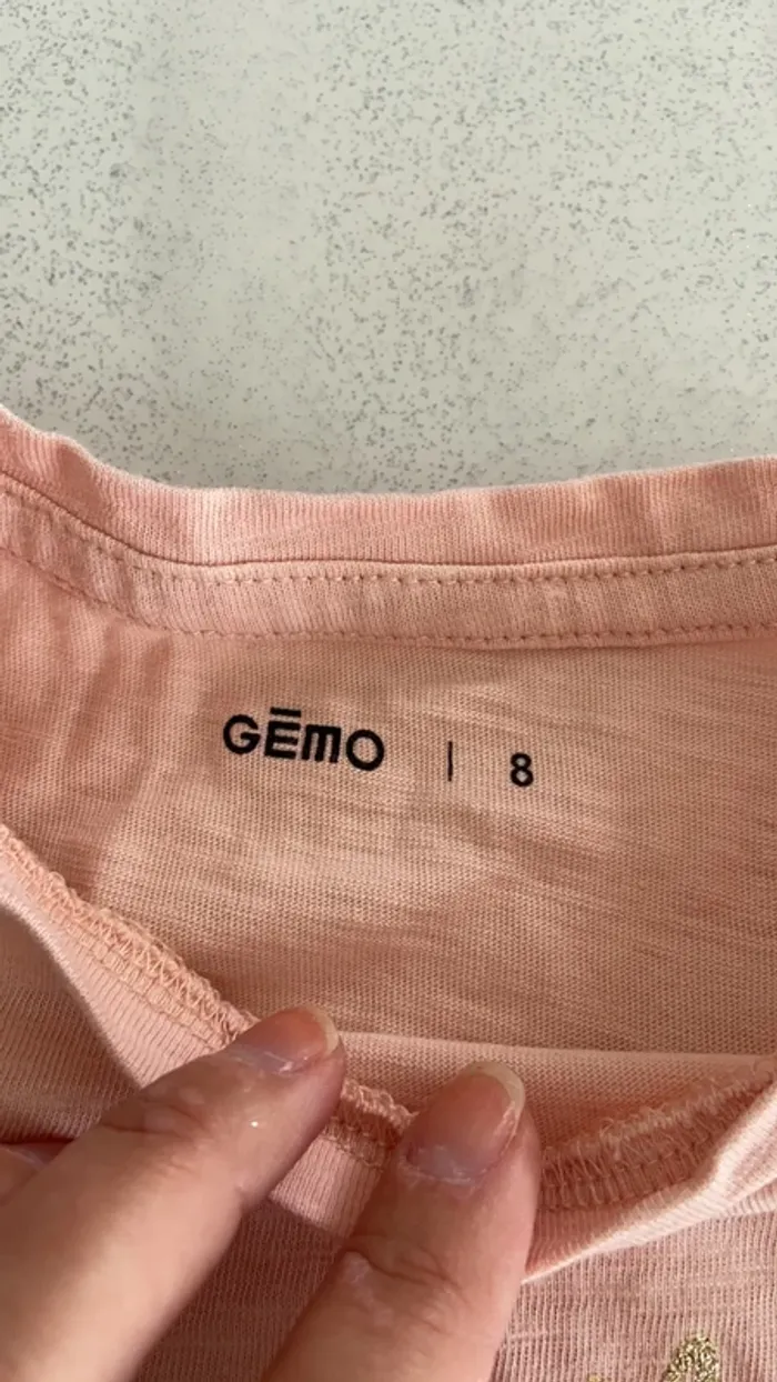 Tee-shirts taille 8ans - photo numéro 3