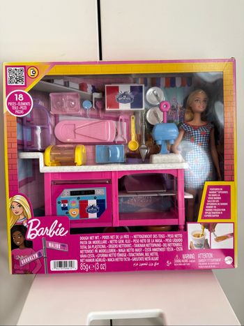 Barbie coffret poupée Malibu Barbie pâtisserie . cadeau Noël 🎅 🎄