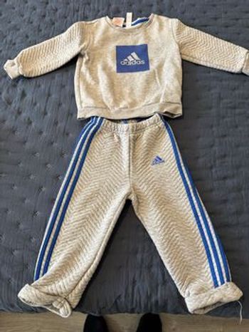 Survêtement adidas