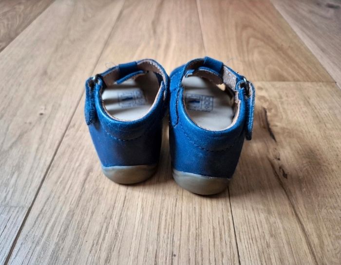 Sandales bleues Obaïbi p 20 - photo numéro 5