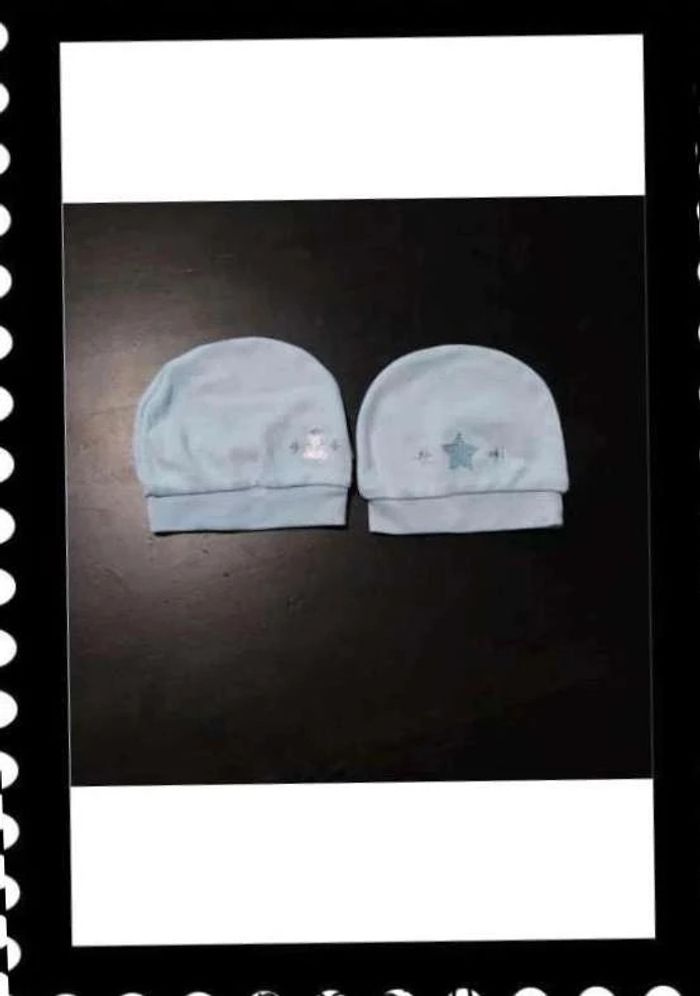 2 bonnets de naissance