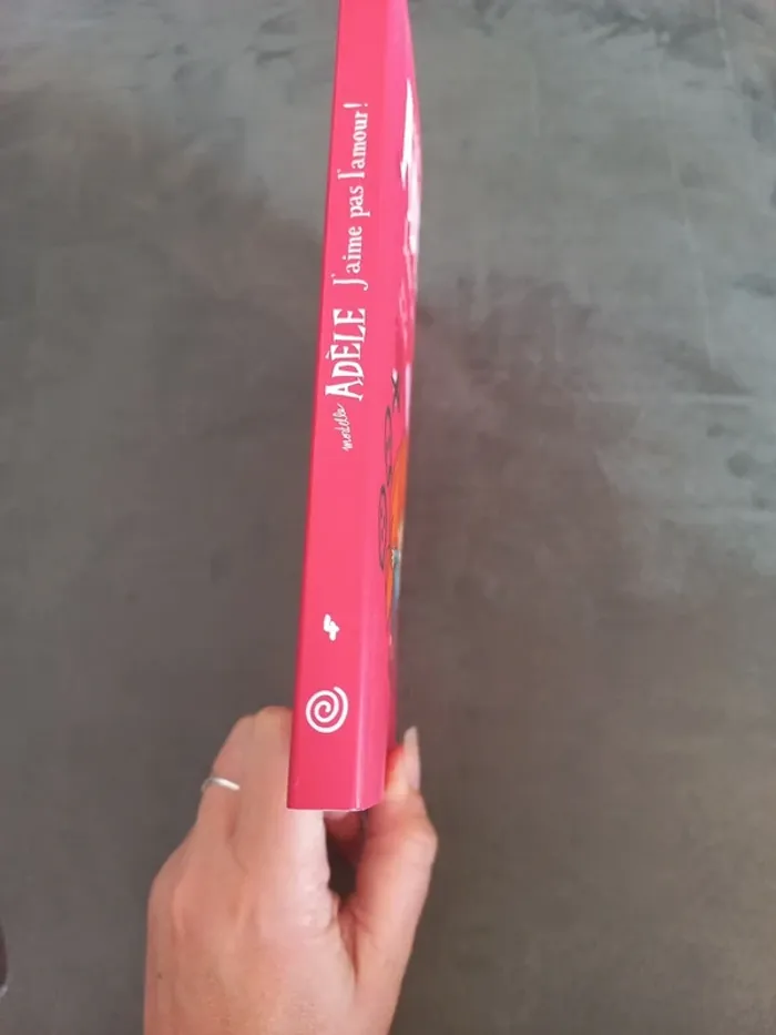 Bd mortelle adèle tome 4 - photo numéro 2