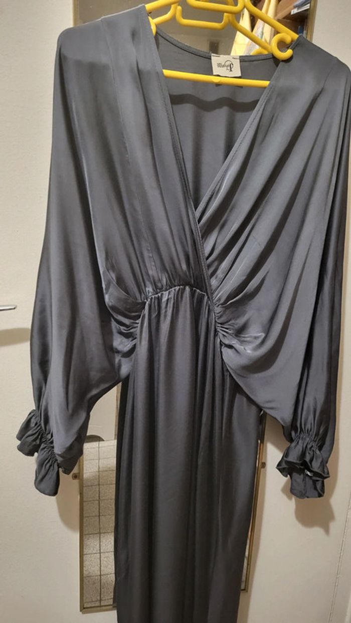 Robe longue grise légère - photo numéro 2