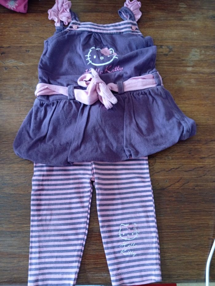 Ensemble hello kitty taille 6 mois