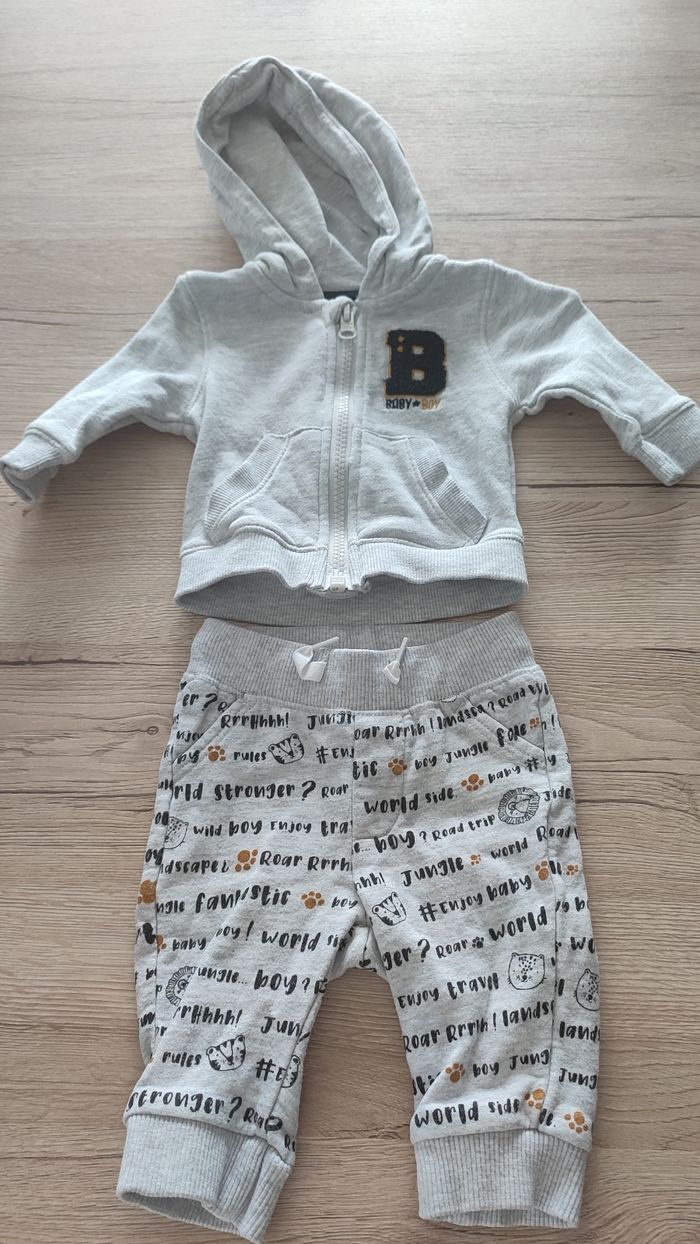 Lot de 3 ensemble jogging et gilets