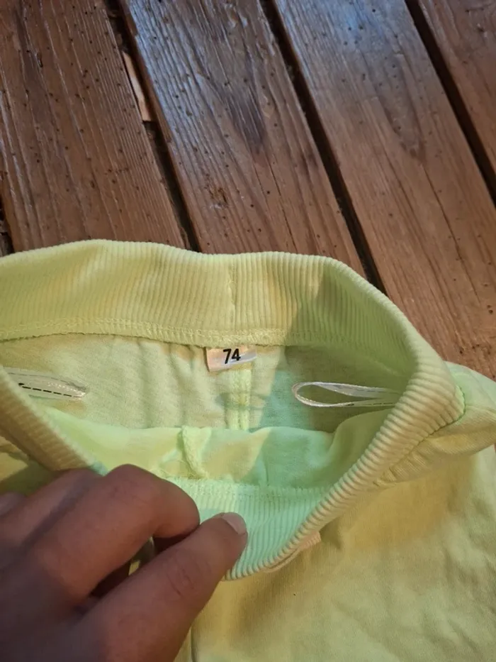 Short jaune fluo taille 74cm - photo numéro 2