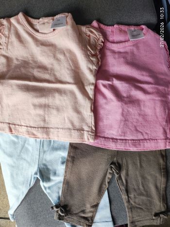 Lot 2 ensembles Bébé T-shirt et legging Taille 3 mois 
