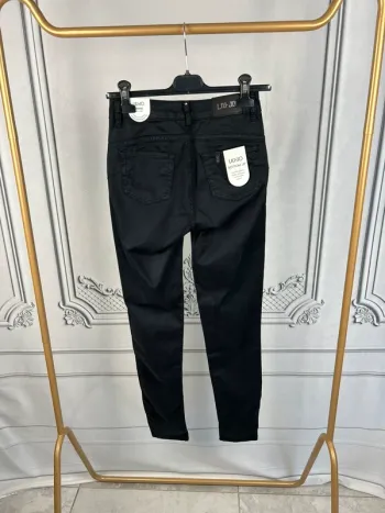 Jean noir Skinny LiuJo W25 L30 neuf