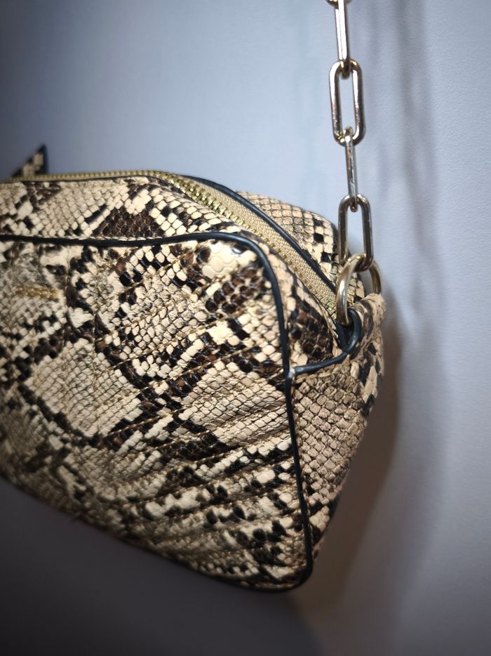 Sac bandoulière effet python DAPHNÉA – Chaîne dorée – impeccable ✨ - photo numéro 5
