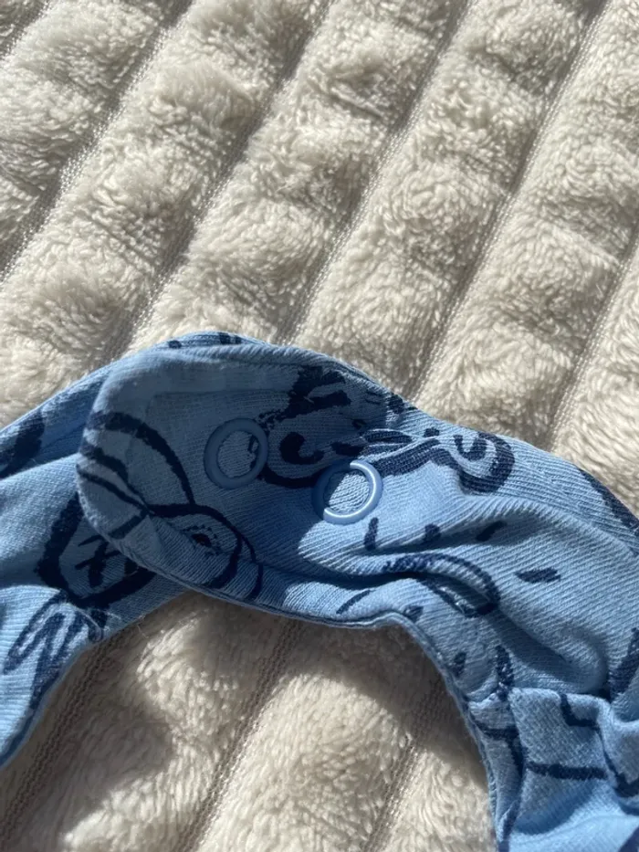Bavette Garçon bébé avec pressions et motifs - photo numéro 2