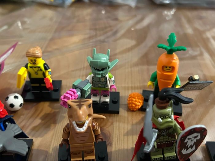 Série 24 complète lego 71037 12 minifigurines différentes dont une neuve - photo numéro 5