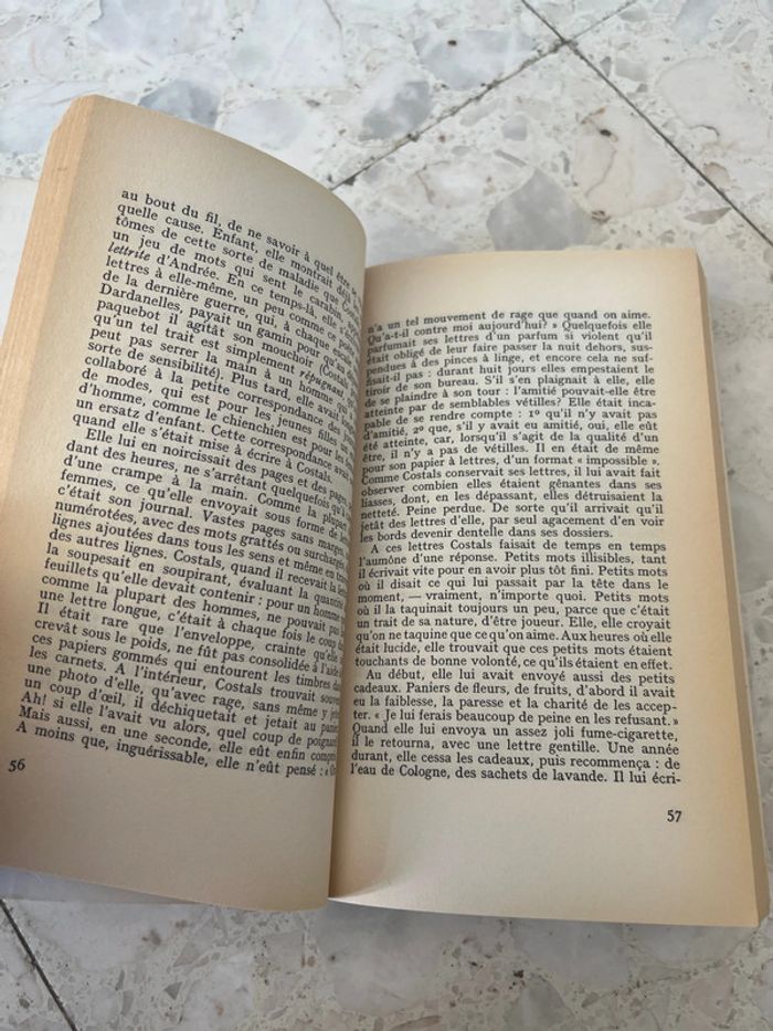 Livre les jeunes filles - photo numéro 5