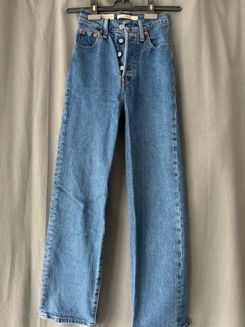 Jean Levi’s ribcage