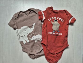 Lot de 2 bodys C&A 