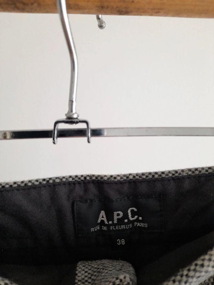 Short long / bermuda 100 % Laine gris chiné A.P.C. taille 38 - photo numéro 2