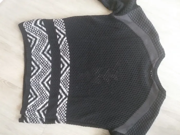 Pull légèrement transparent - photo numéro 4
