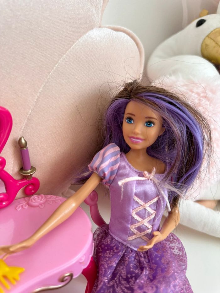 Barbie avec son salon de beauté - photo numéro 5