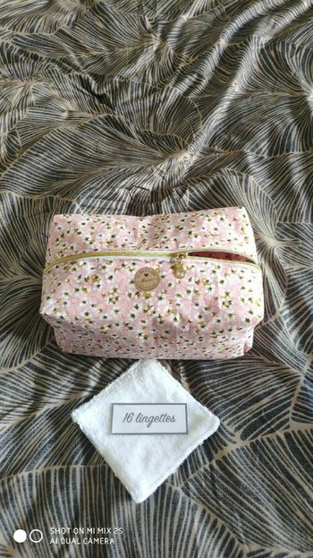 16 lingettes lavables neuf et sa trousse de toilette moltonné