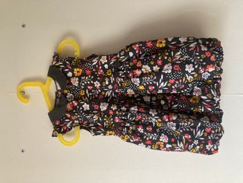 robe été sans manche col Claudine imprimé fleurs taille 3 an