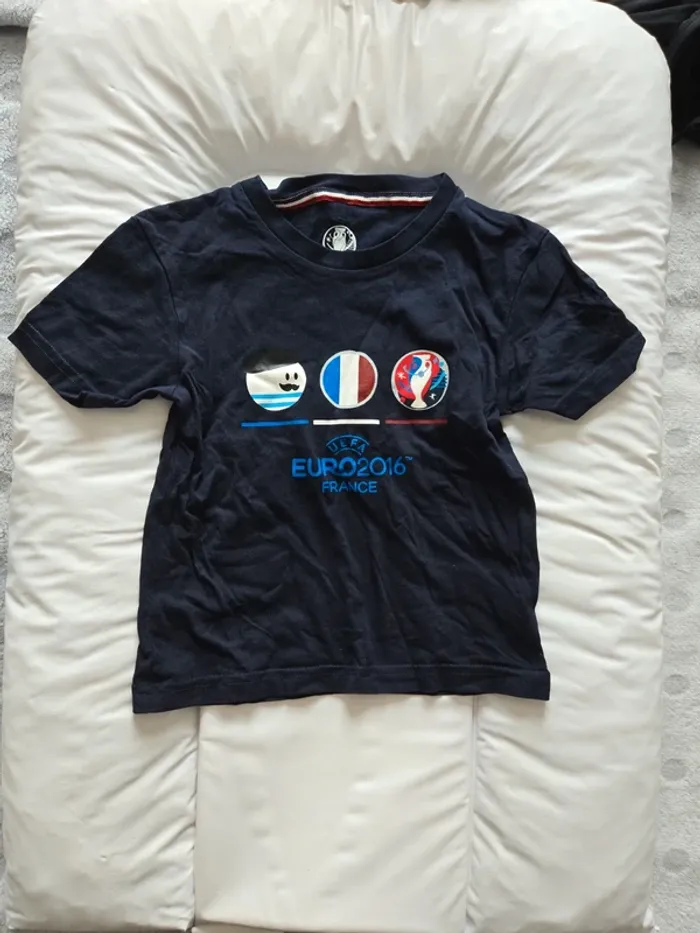 Tee shirt euro taille 4 ans
