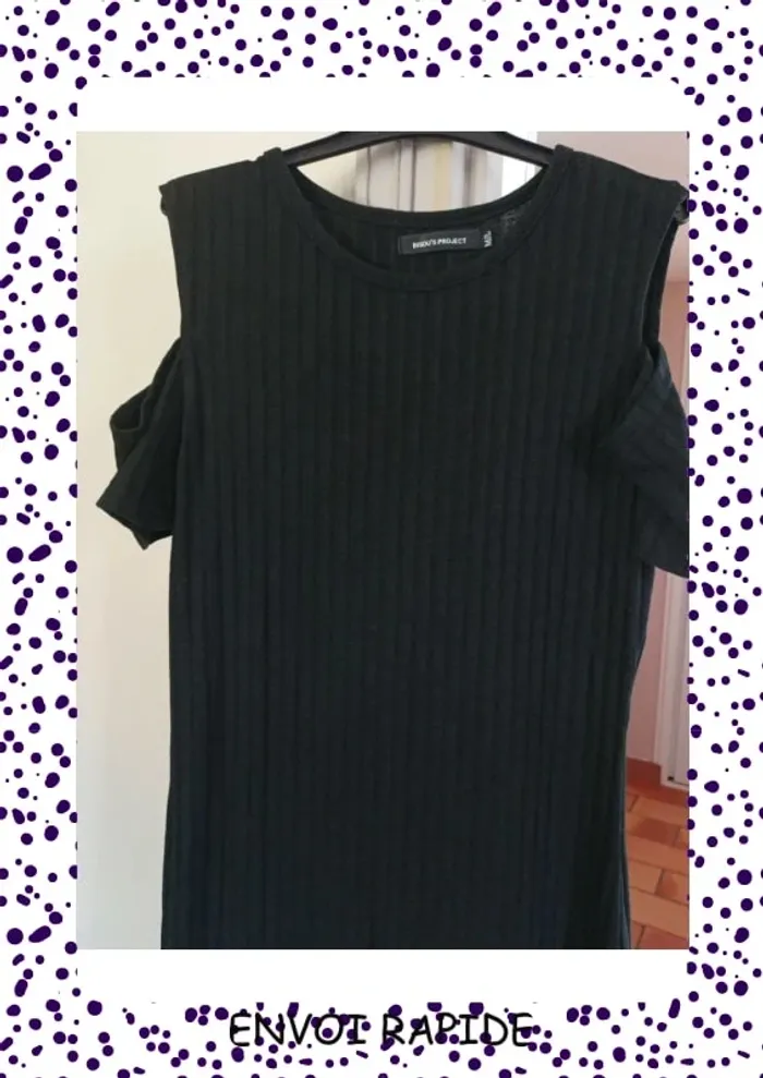 Robe noir moulante, côtelé en coton polyester, épaule dénudé - photo numéro 2