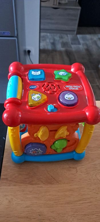 Baby cube d'éveil Vtech
