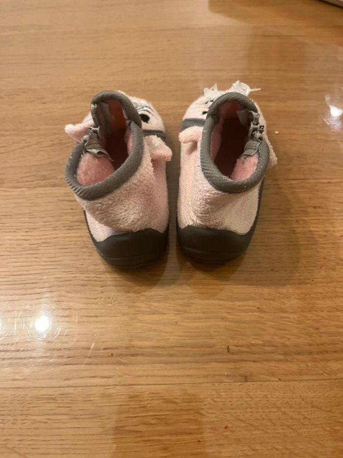 Chaussons bébé taille 18 - photo numéro 3