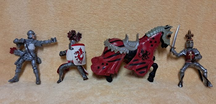 Lot de 4 figurines Schleich