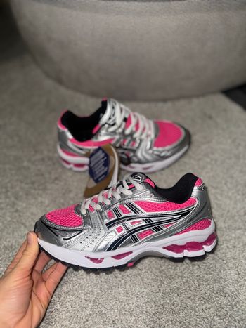 ASICS 37