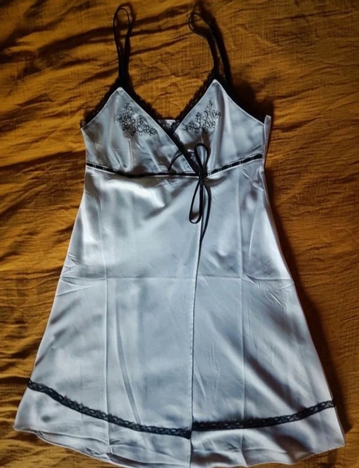Nuisette blanche et noire