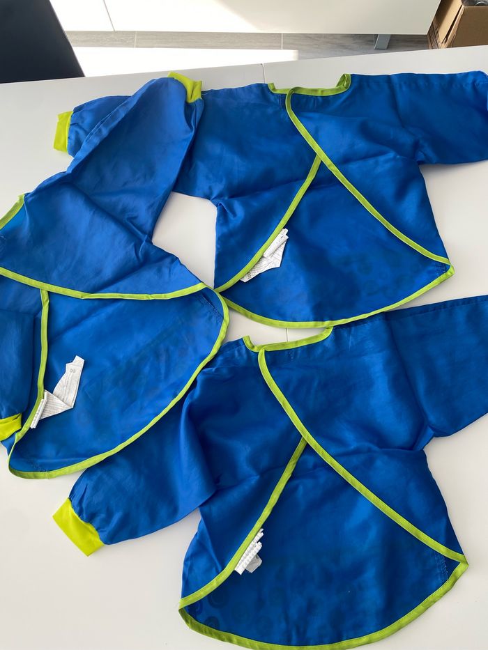 Lot tabliers / bavoirs mixtes - photo numéro 5