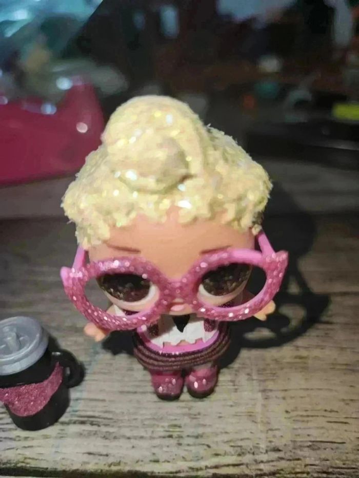 đL.O.L Surprise Doll Pink Baby Glitter SĂ©rie 2 - photo numĂ©ro 12