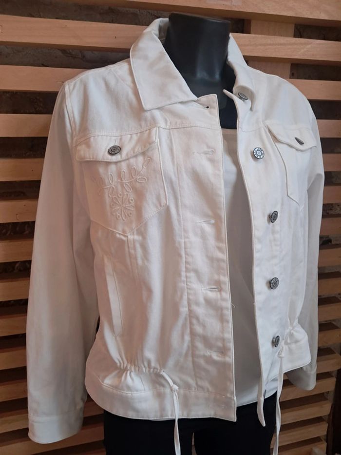 Md'M veste en jean blanc broderies T 44 neuve - photo numéro 2