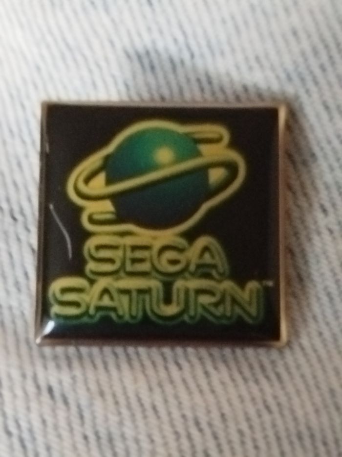 Pin's Sega Saturn - photo numéro 2