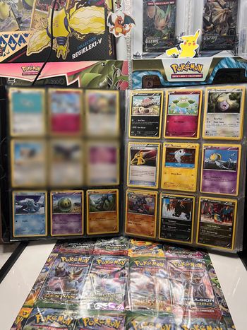 Lot de cartes Pokémon - Extensions Confondues Noir&Blanc/XY/Soleil&Lune/Appel des légendes/Diamant&Perle