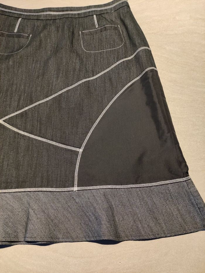 Jupe mi-longue noire - photo numéro 3