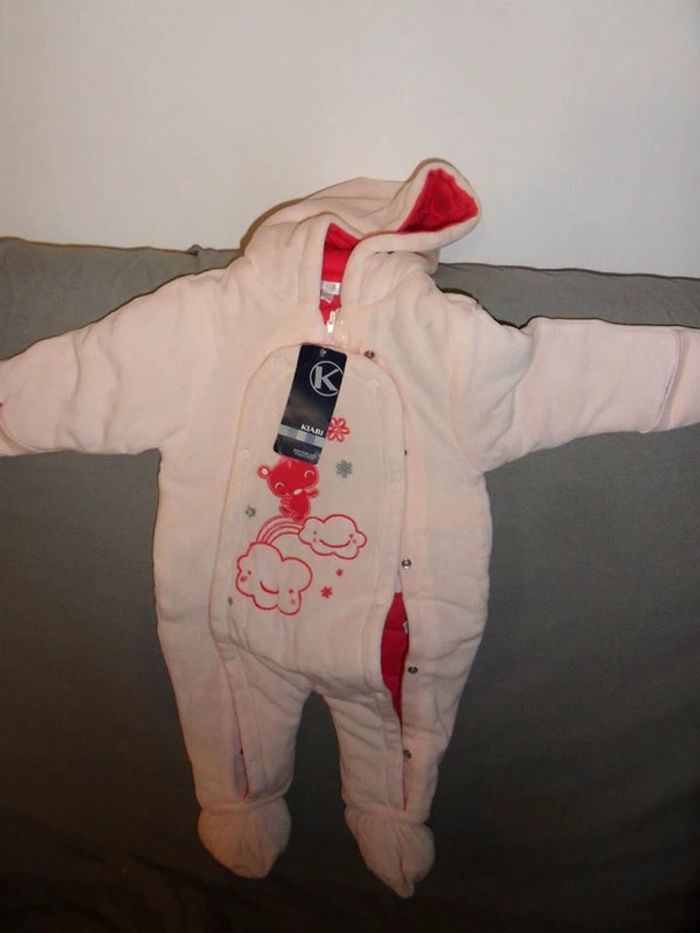 combipilote fille taille 6 mois neuve