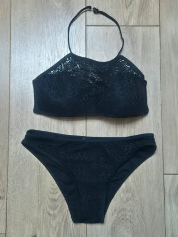 Maillot de bain "la halle" 2 pièces broderies anglaises noir 14 ans neuf jamais porté