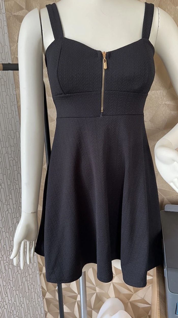 Robe noire - photo numéro 2