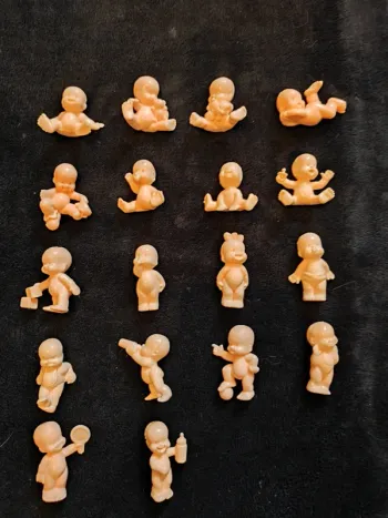 Lot de 18 babies couleur chair
