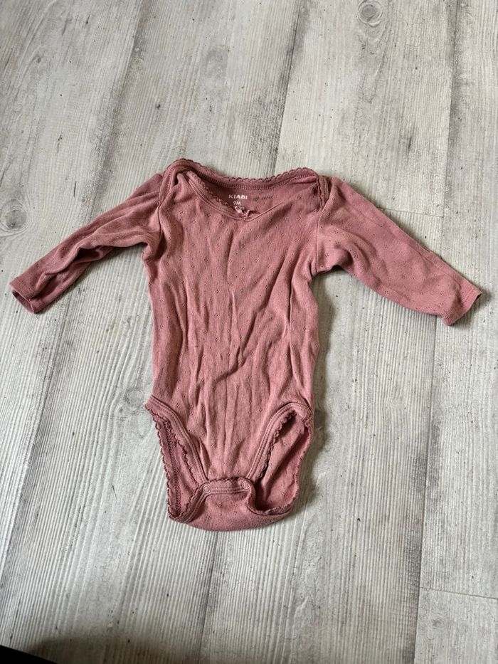 Lot de 2 bodies 9mois - photo numéro 2