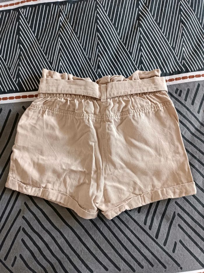 Short beige taille 5 ans - photo numéro 2