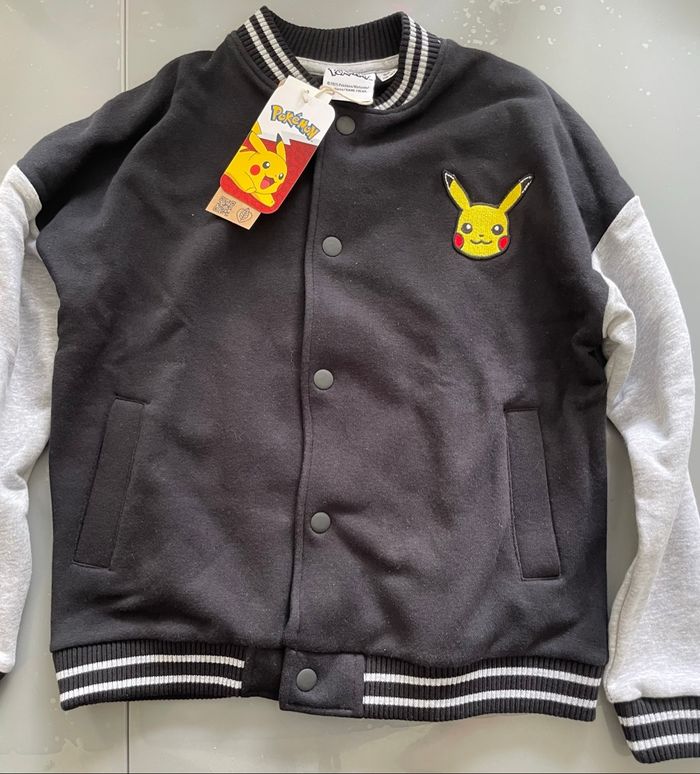 Beau blouson garçon Kiabi T 10 ans Pokémon noir et gris - photo numéro 2