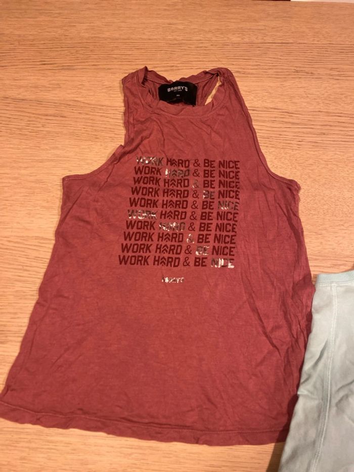 Sweat et débardeur été XS - photo numéro 3