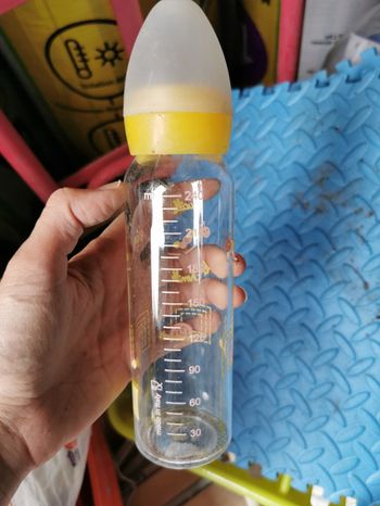 Biberon en verre sans tetine à nettoyer