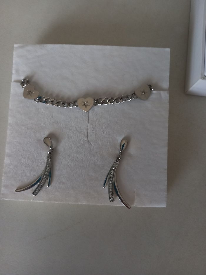 Lotus : boucles d'oreilles et bracelet - photo numéro 3