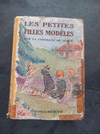 Les petites filles modèles