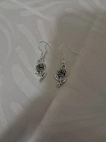 Boucle d'oreille rose